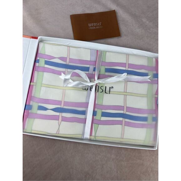 Wensli 100% Silk Scarf Handkerchief 20.5x20.5” NIB NWT - Picture 4 of 7